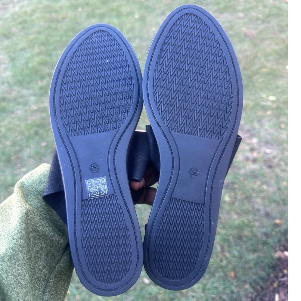Eileen Fisher Carver Tumbled‎ Nubuck Sneaker Sandals Women's Size 6.5 Black